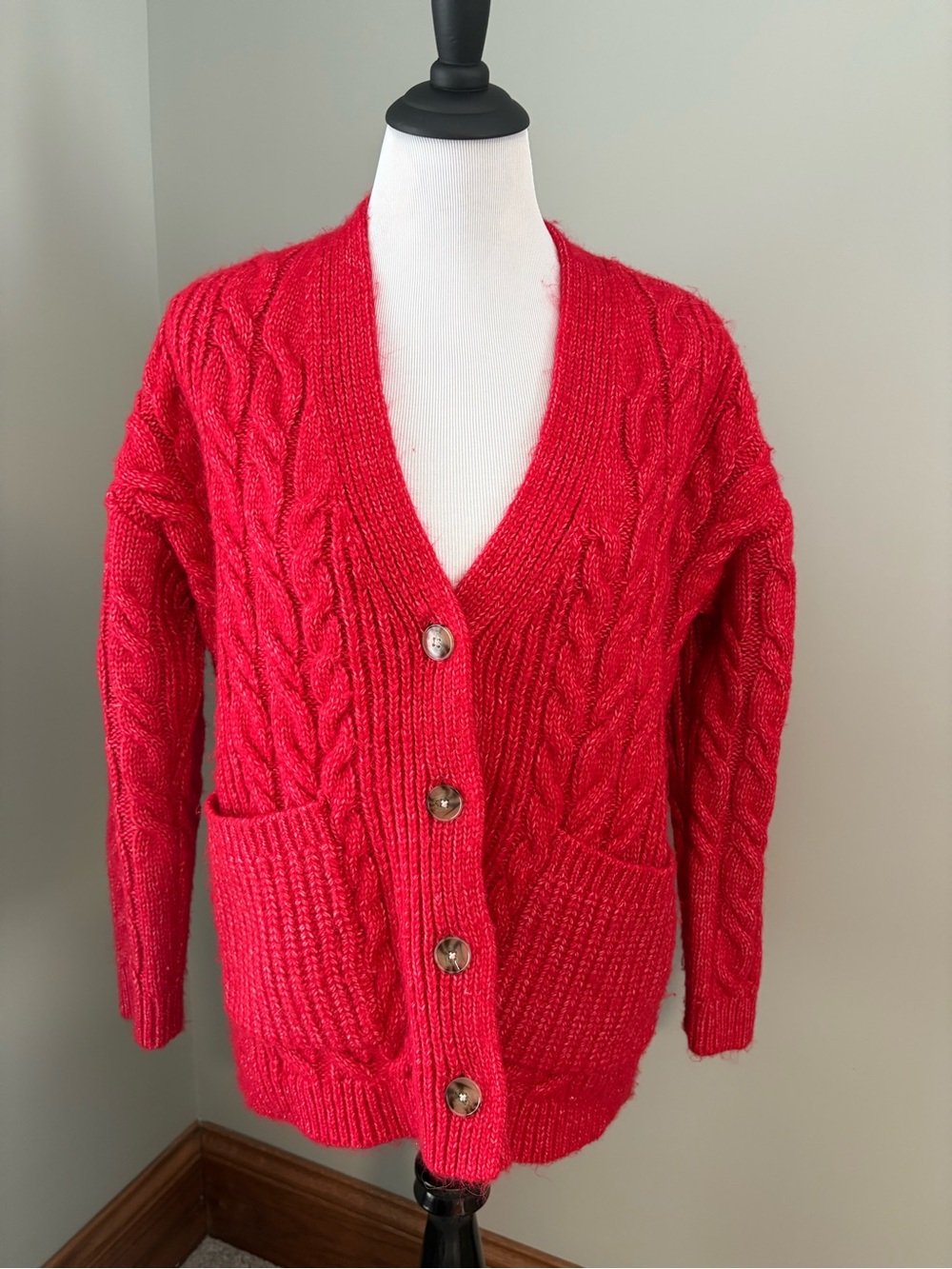 ❤️🎈 Red knit LOFT button up cardigan 🧶
